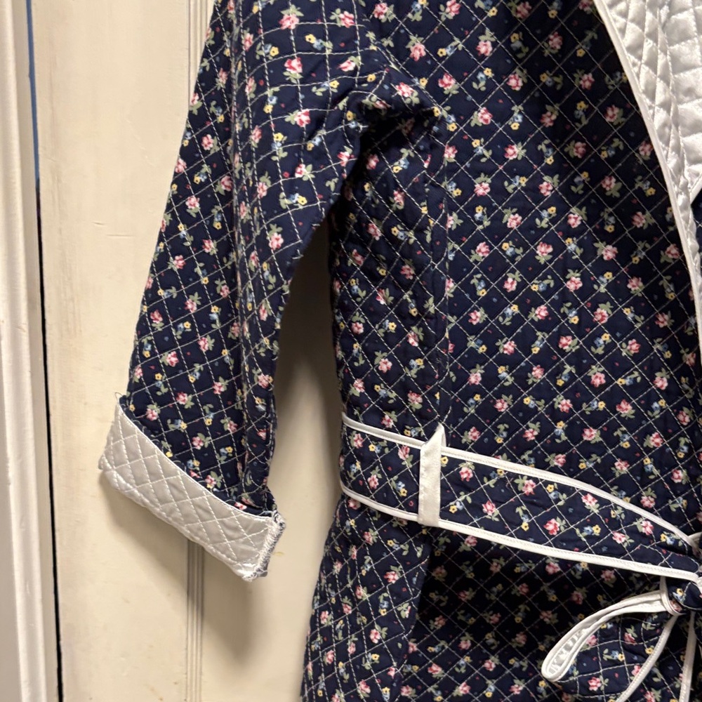 Vintage Talbots Intimate Navy White Floral Quilted Women's Robe Medium - Picture 5 of 10